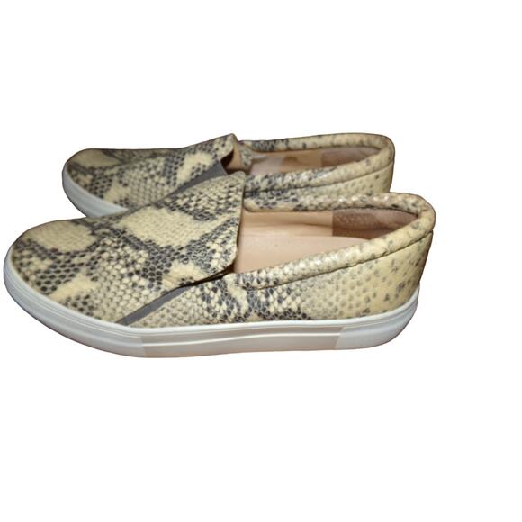 Vince Camuto leather reptile slip on sneakers  7 1/2 M EUC - Picture 4 of 5